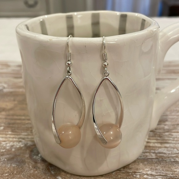 Silver Tone Pink Dangle Drop Statement Earrings - Picture 1 of 2
